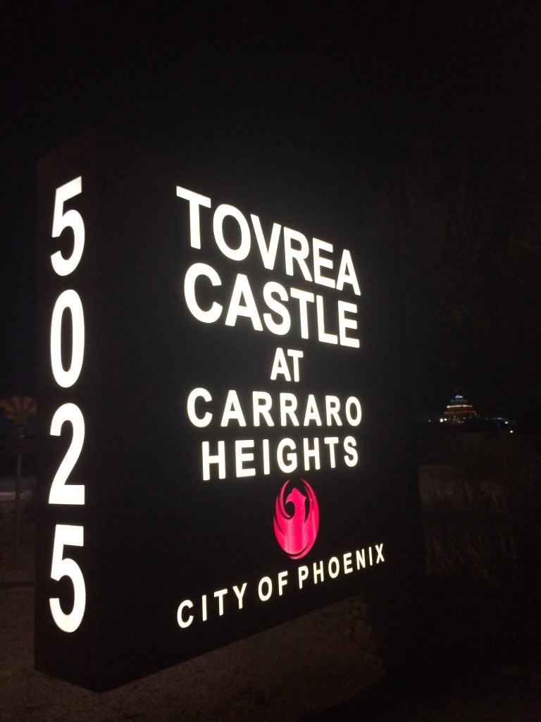 This image has an empty alt attribute; its file name is monument-sign-and-castle-in-distance.jpg